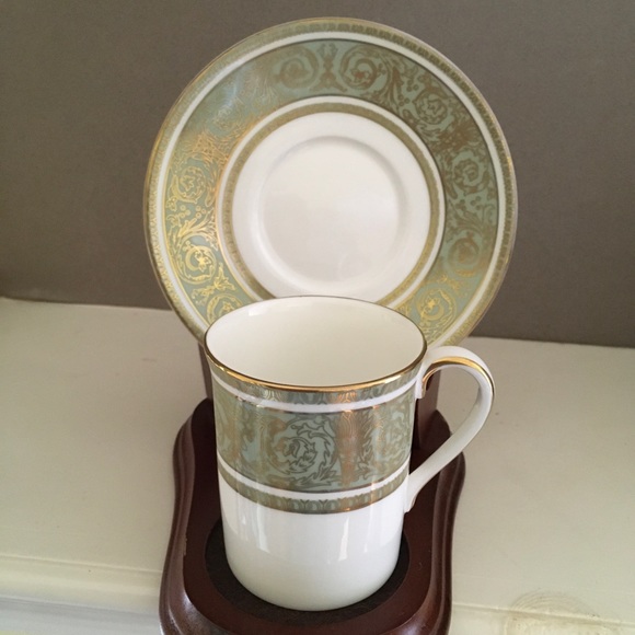 ROYAL DOULTON Demitasse Cup & Saucer Set - Picture 5 of 6